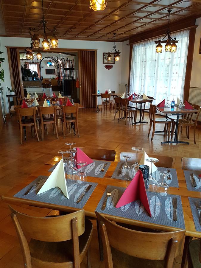 Hotel De La Gare, Vendlincourt Exteriör bild